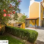 Tatil Evi . Yellow Pavilion *