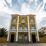 . Yellow Pavilion Tatil Evi