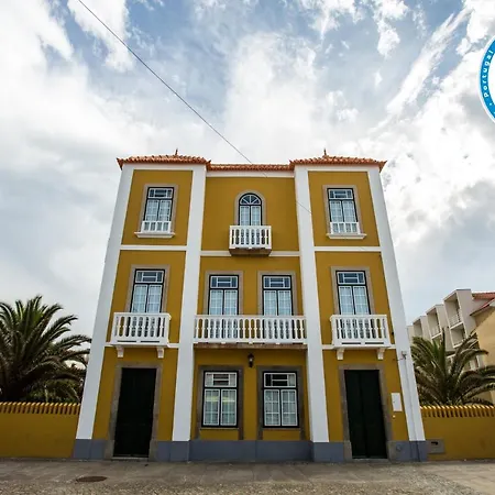. Yellow Pavilion Nyaraló