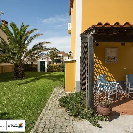 Nyaraló . Yellow Pavilion Torreira